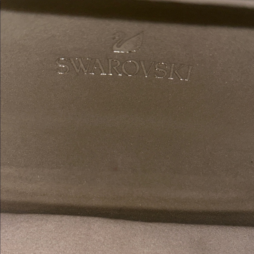 Swarovski Ivory Eyeglass Case with Crystal Accent - Picture 5 of 5
